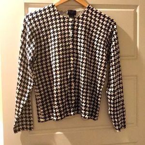 Black and white/ cream cardigan❄️